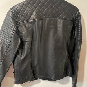Women’s Black leather jacket size xtra large